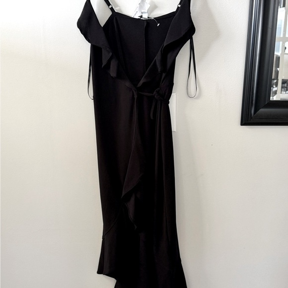 Classy woman dress Flirty and Stylish Black Midi Dress with Side Split - Picture 4 of 7